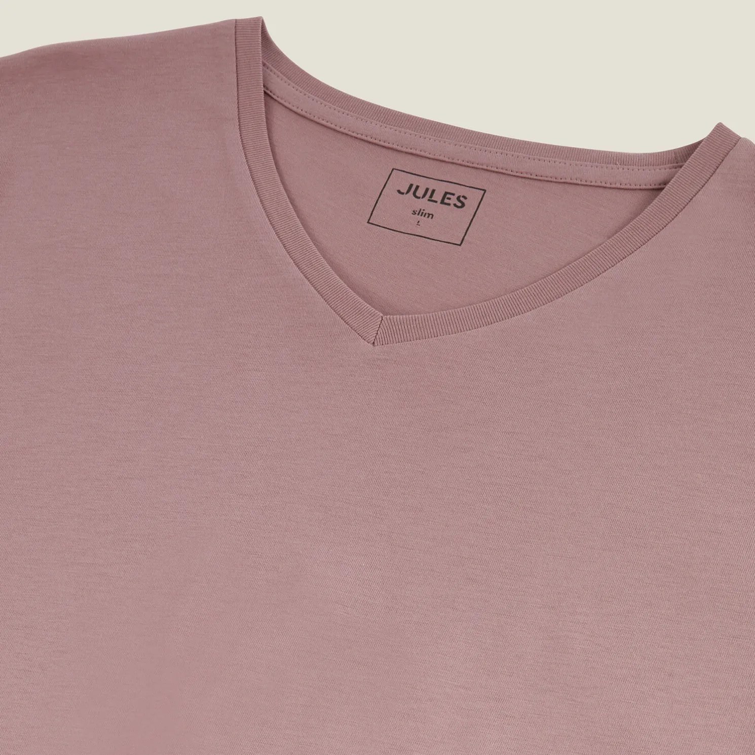 Basic T-shirt met V-hals in biokatoenn