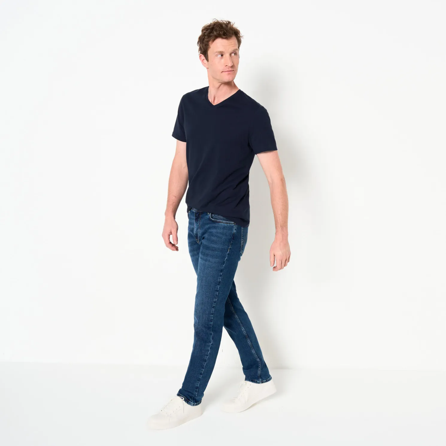 Basic T-shirt met V-hals in biokatoenn