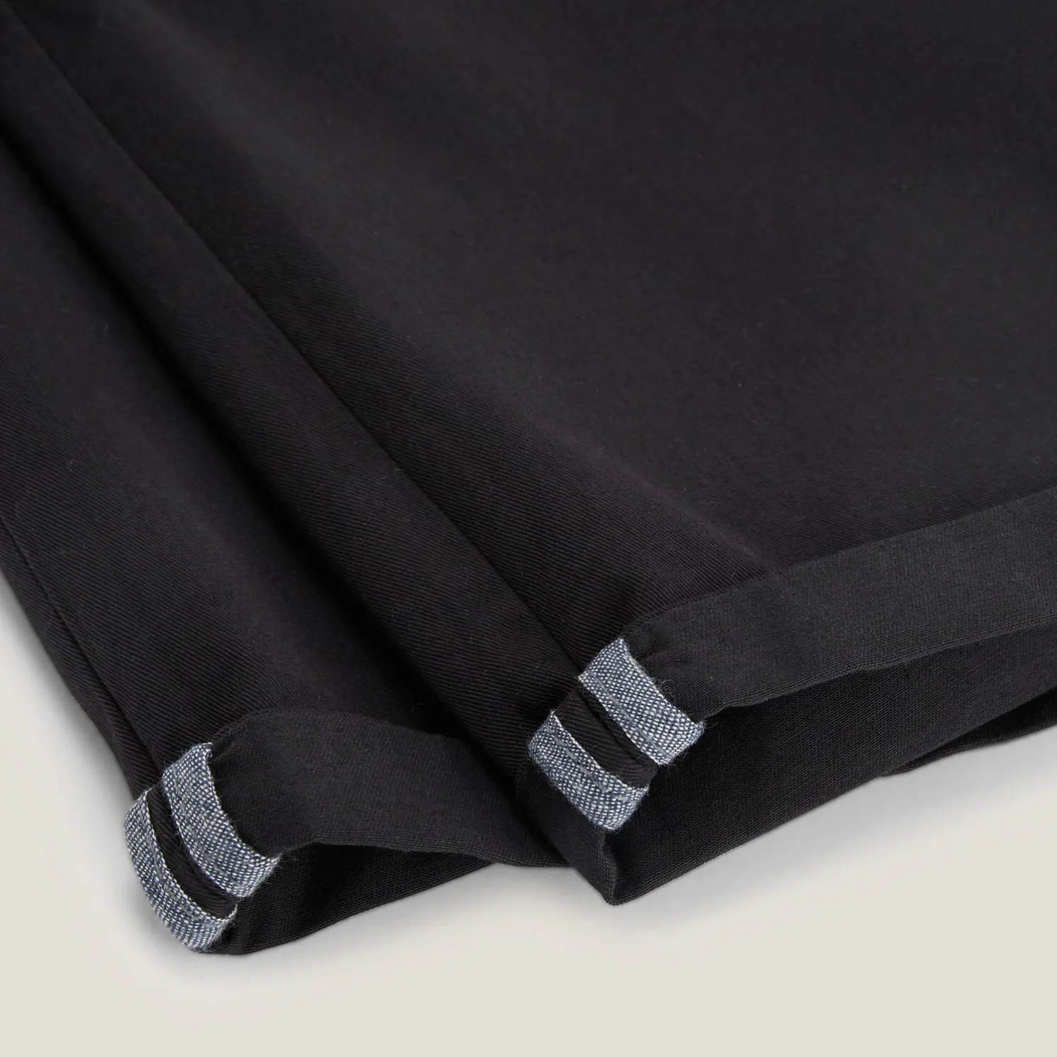 Chinobermuda met elastische taille