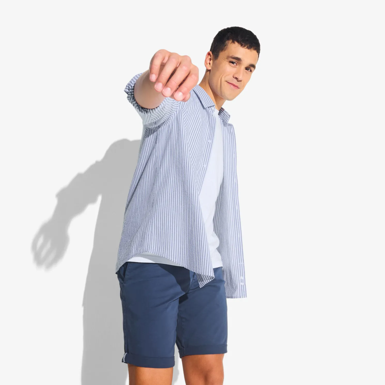 Effen chinobermuda met riem