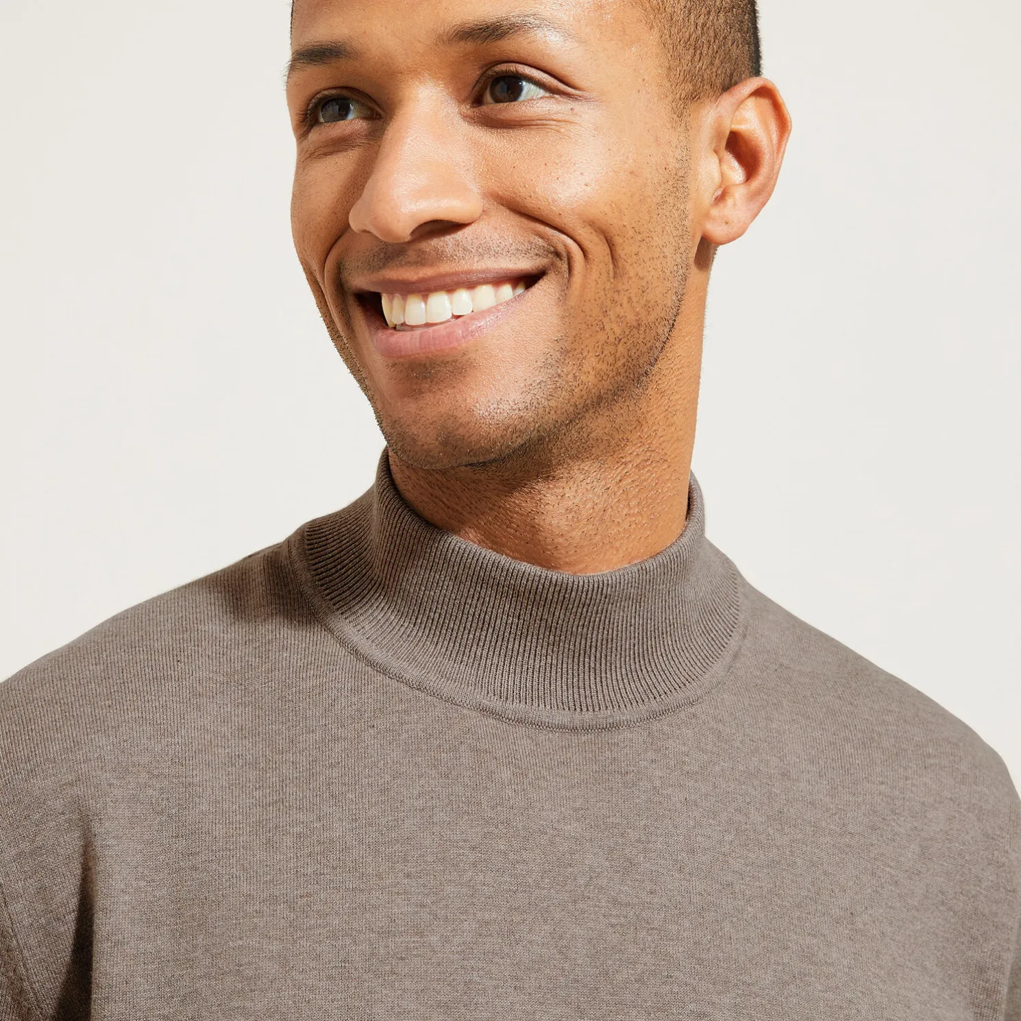 Essentiële trui met schoorsteenkraag