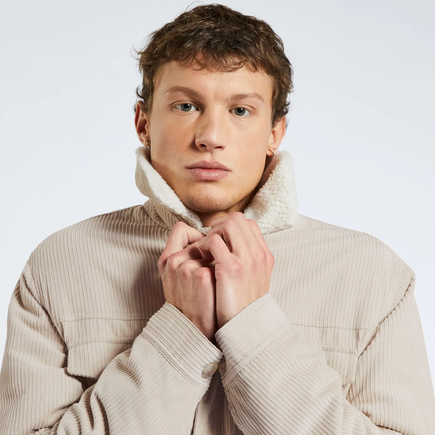 Fluwelen jack met hemdskraag