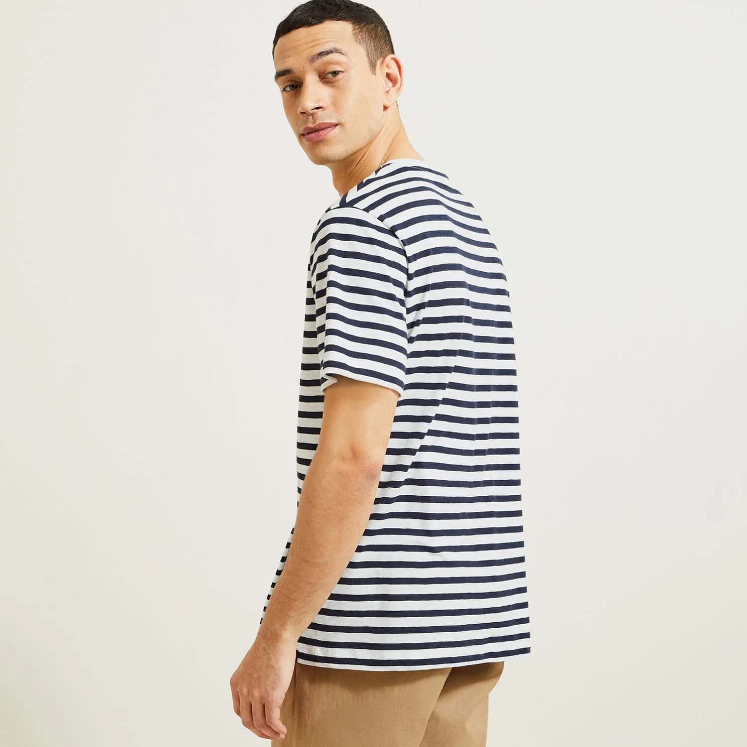 Geborduurde marine-T-shirt