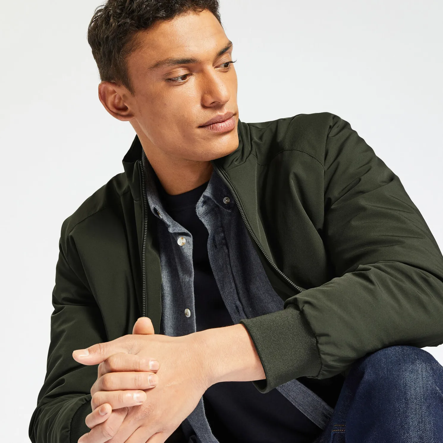 jack met ristsluiting en opstaande kraag