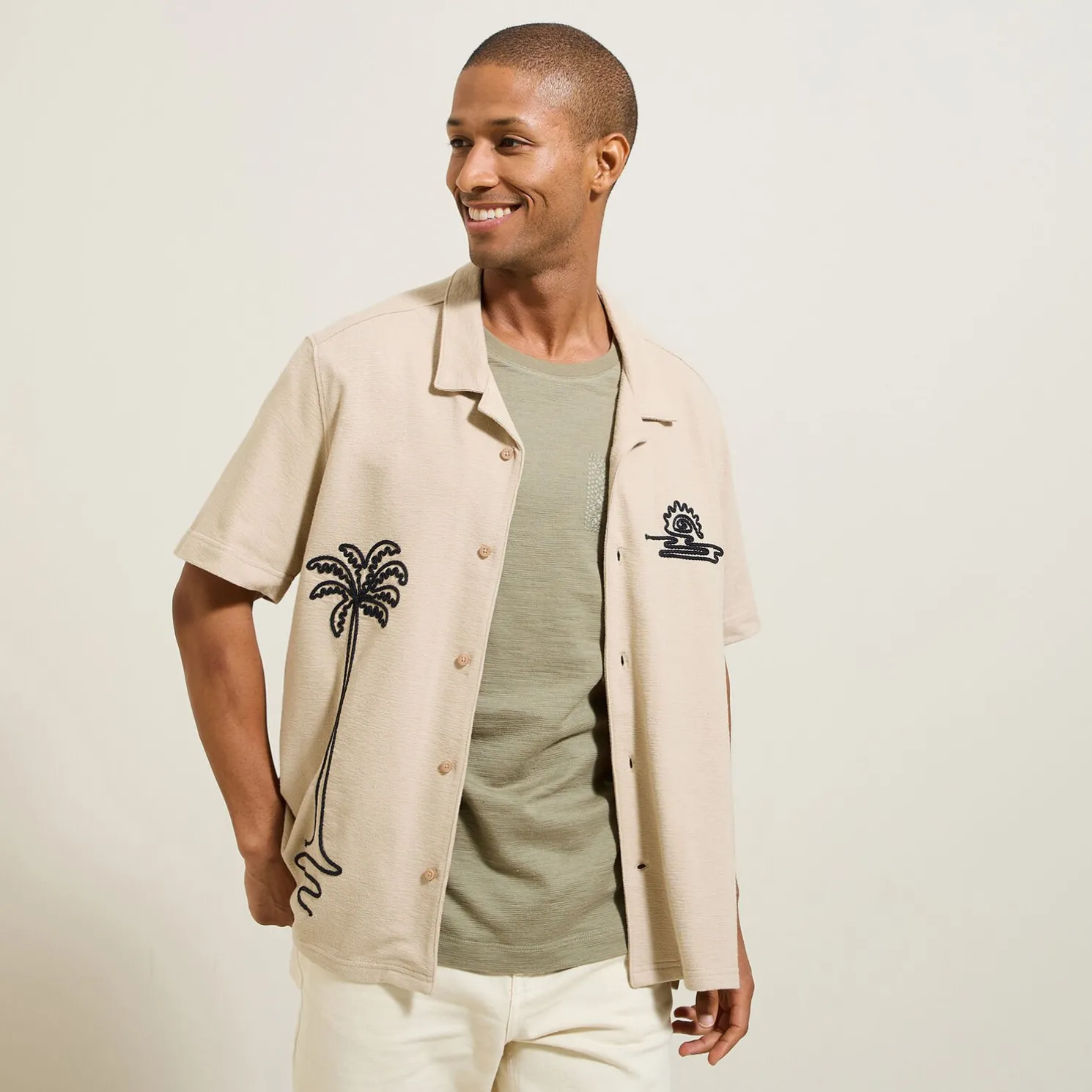 Katoenen hemdje met koordborduursel