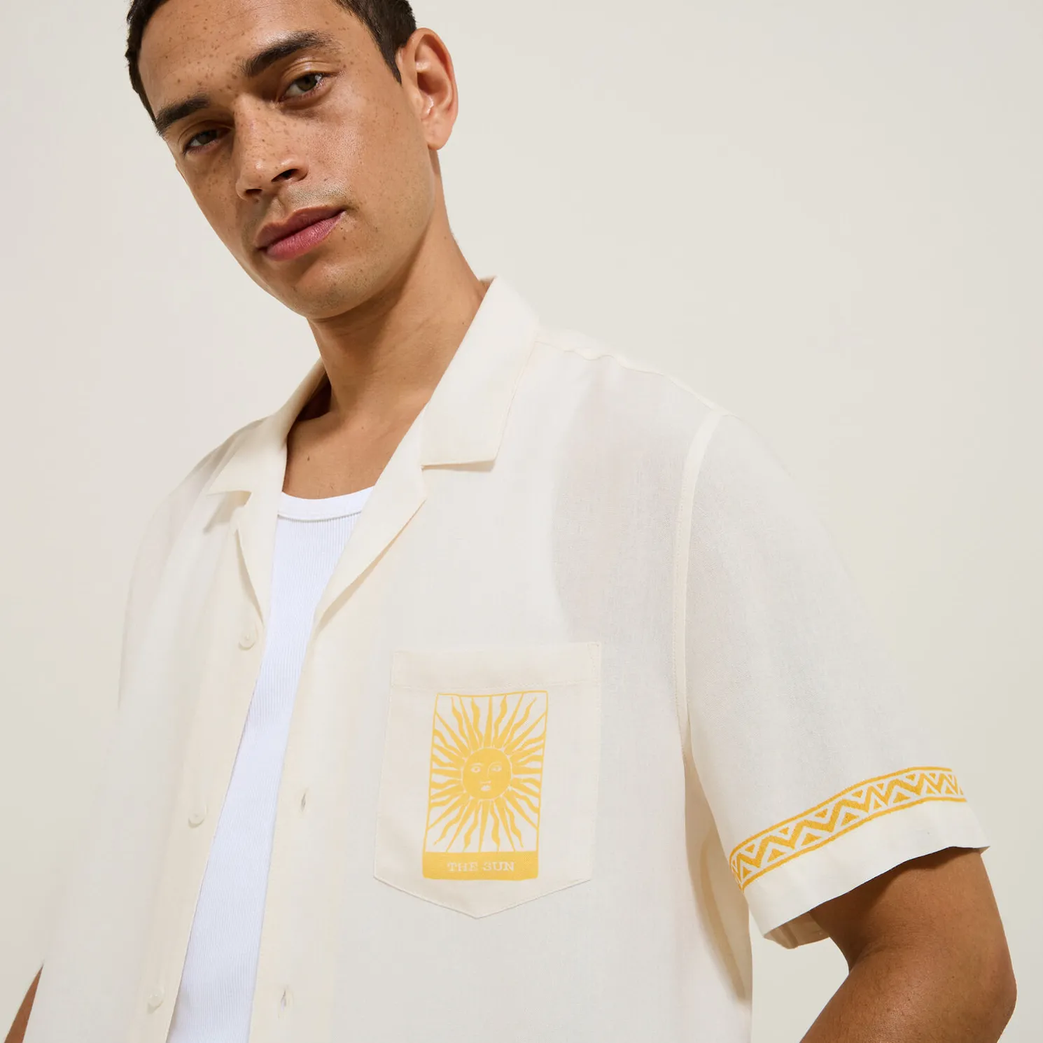 Katoenen hemdje met geplaatste opdruk