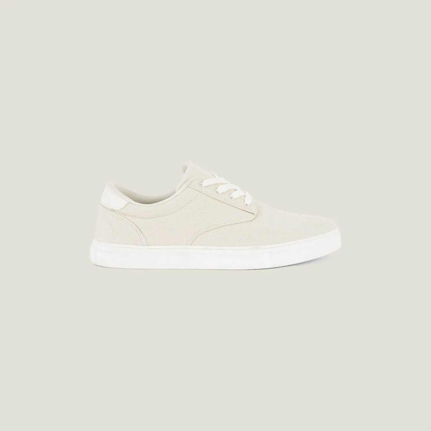 Lage stoffen sneakers