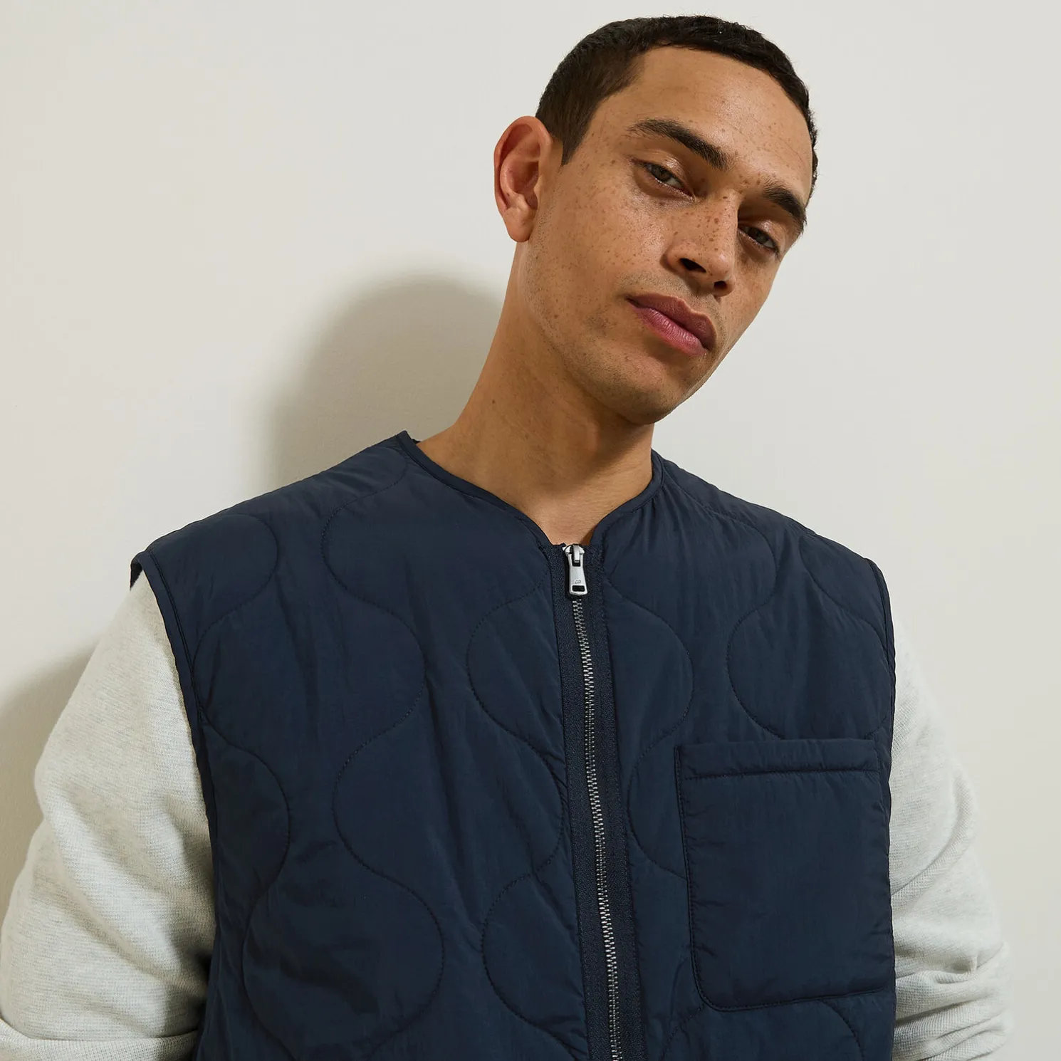 Licht, gewatteerd donsjack zonder mouwen