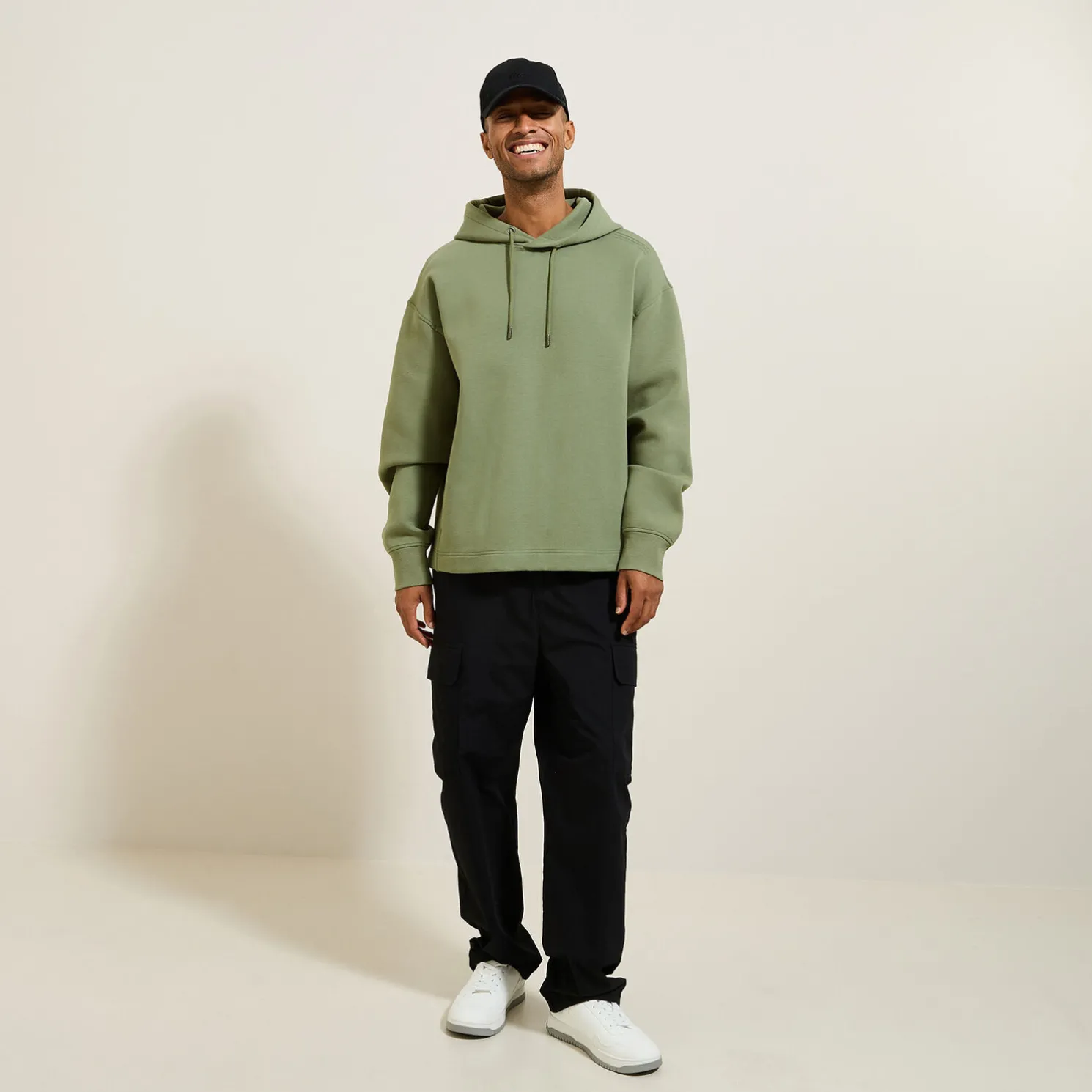 Rechtvallende oversized sweater met kap