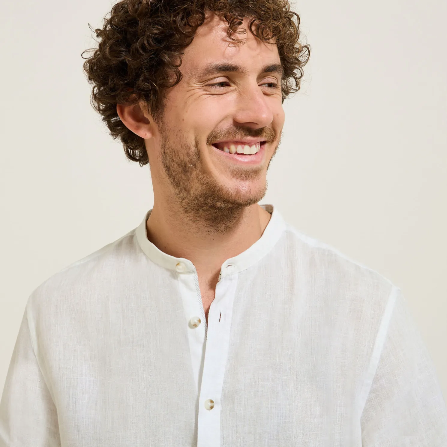 Regular effen hemd in linnen met mao-kraag