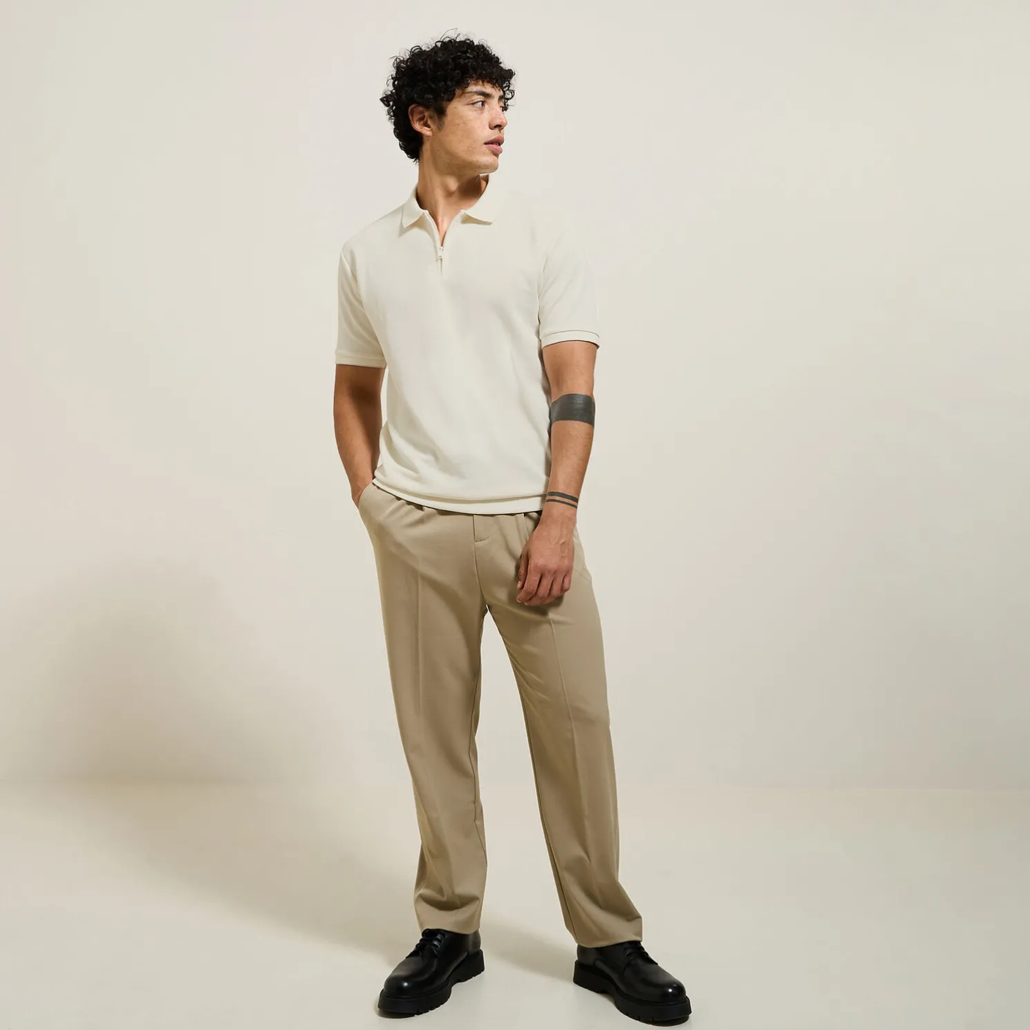 Relax polo in textuurstof met korte mouwen en polo