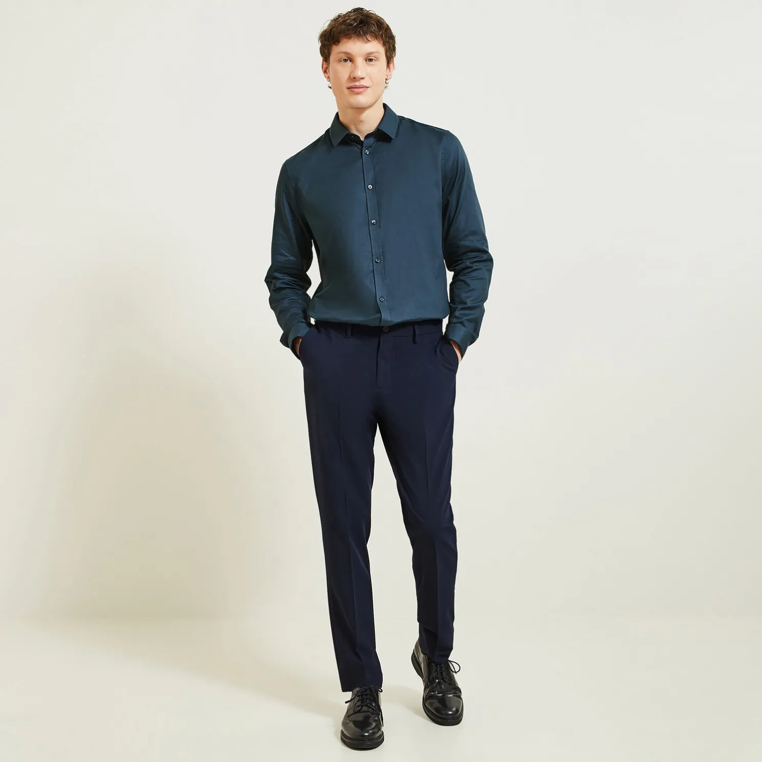 Slim effen hemd 'stay white/black' in katoen