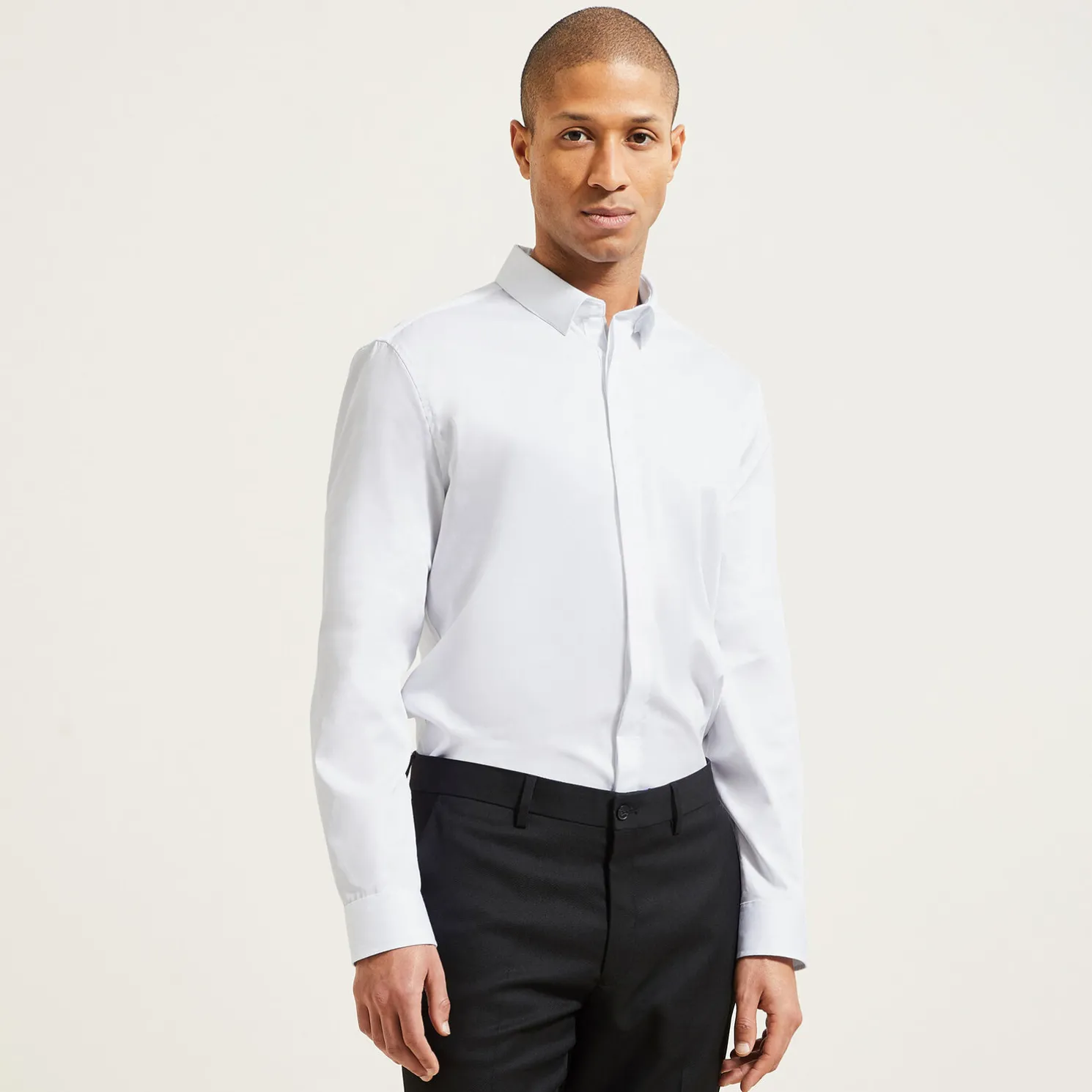 Slim effen satijnen hemd in biokatoen