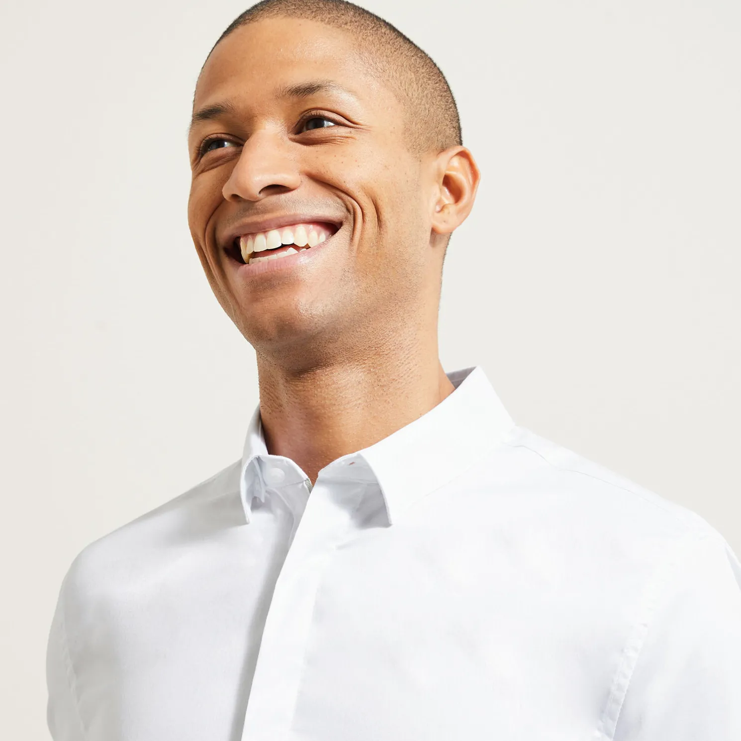 Slim effen satijnen hemd in biokatoen