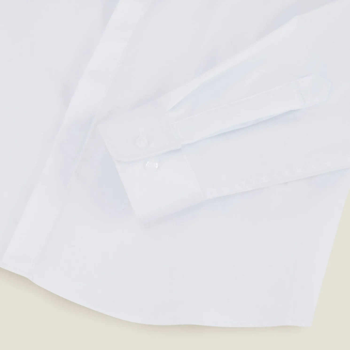 Slim effen satijnen hemd in biokatoen