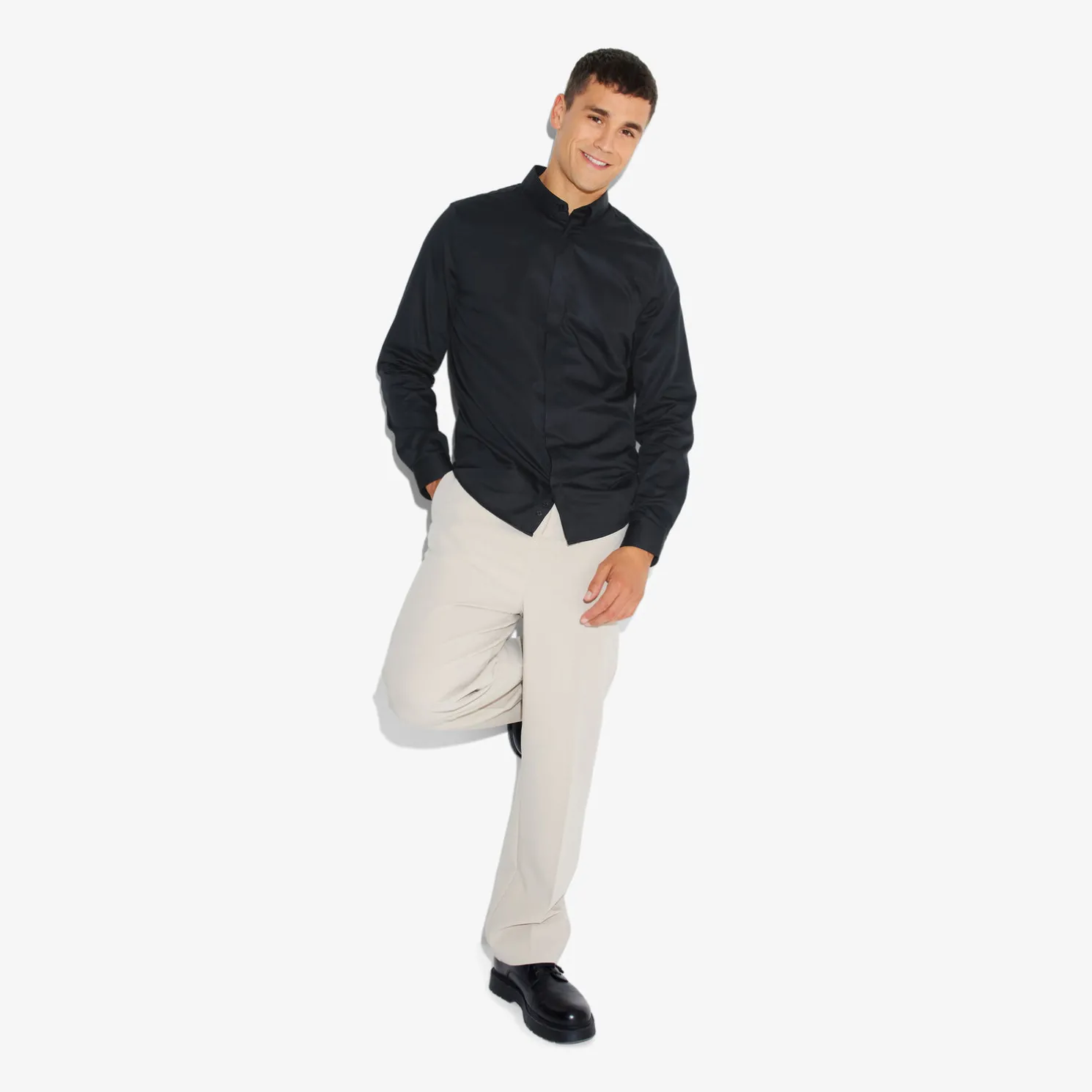 Slim effen satijnen hemd in biokatoen