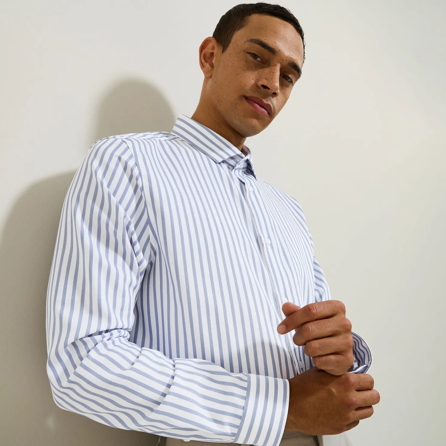 Slim fit gestreept katoenen overhemd, strijkvrij