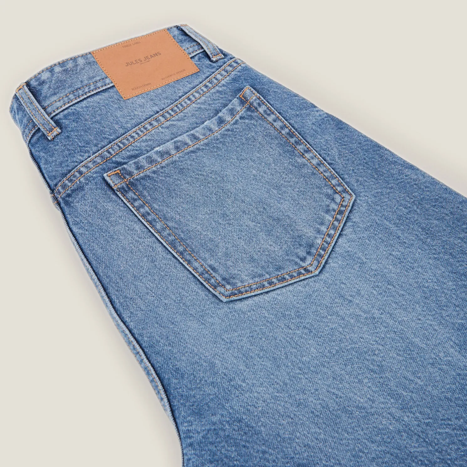 Tapered jeans