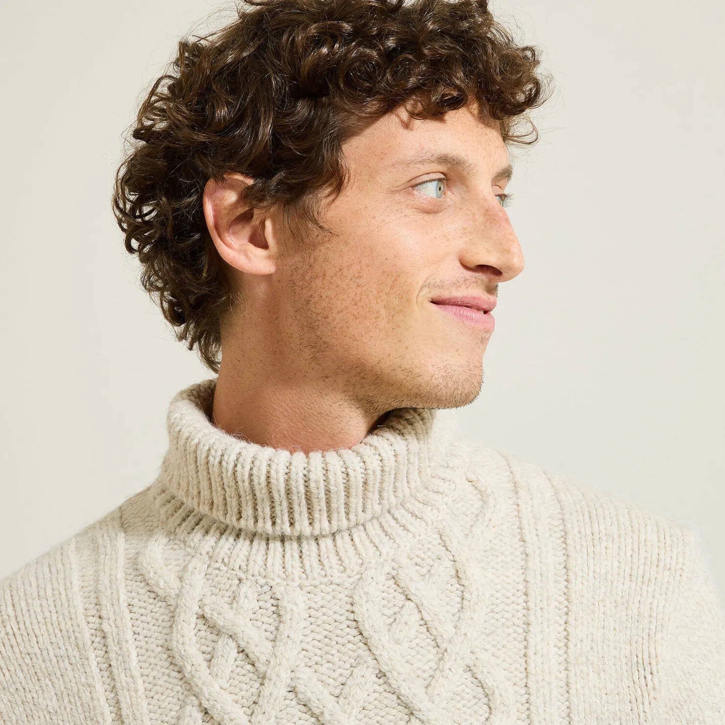 Trui met rolkraag en kabelmotief