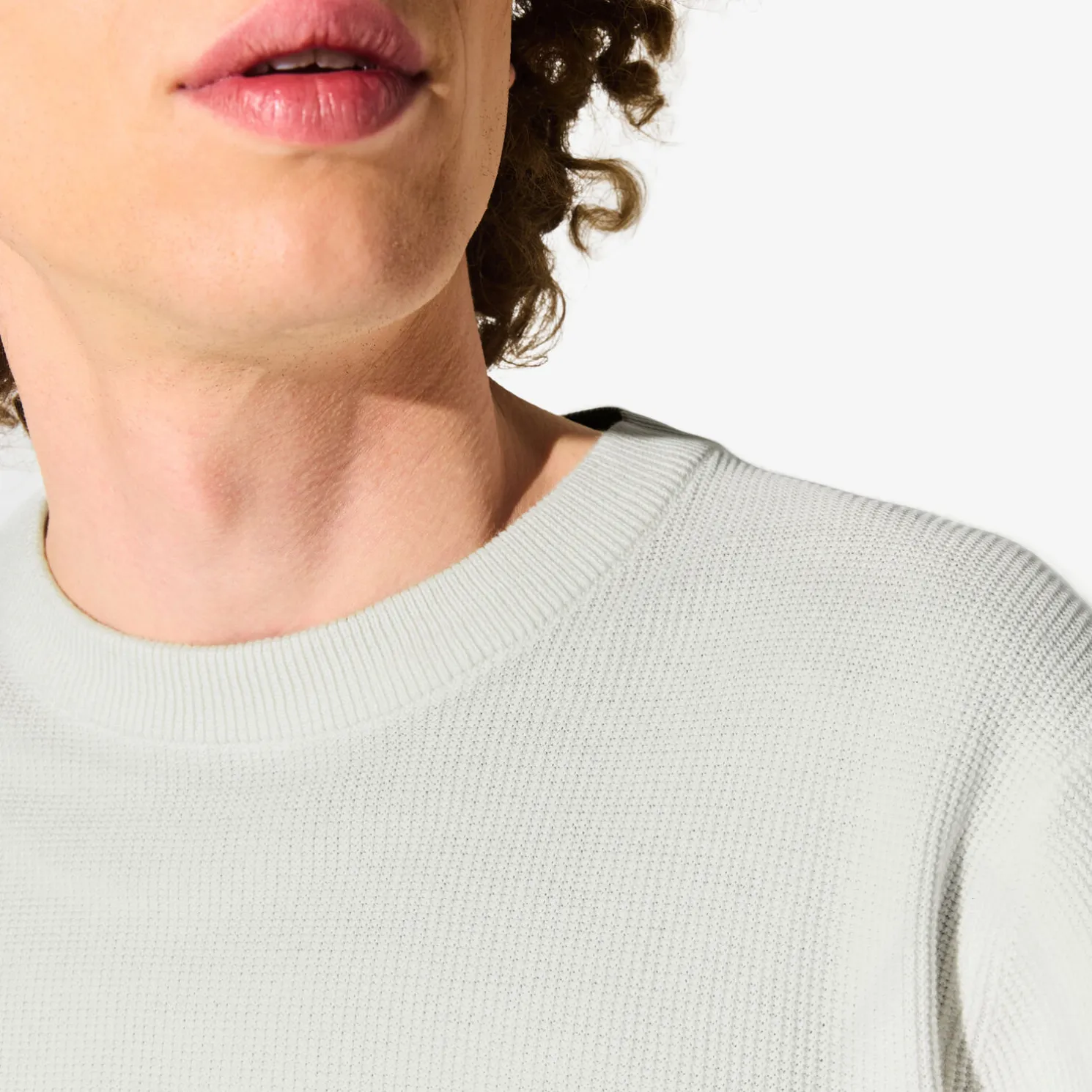 Trui met ronde hals en stekenpatroon