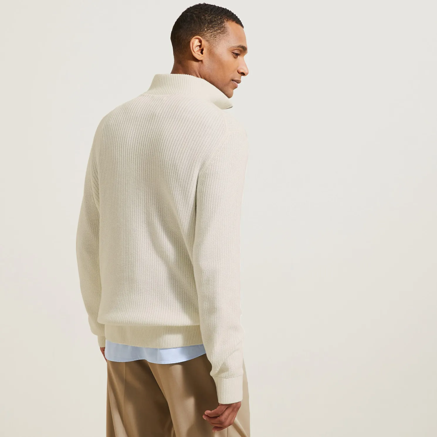 Trui met truckerskraag in ribsteek