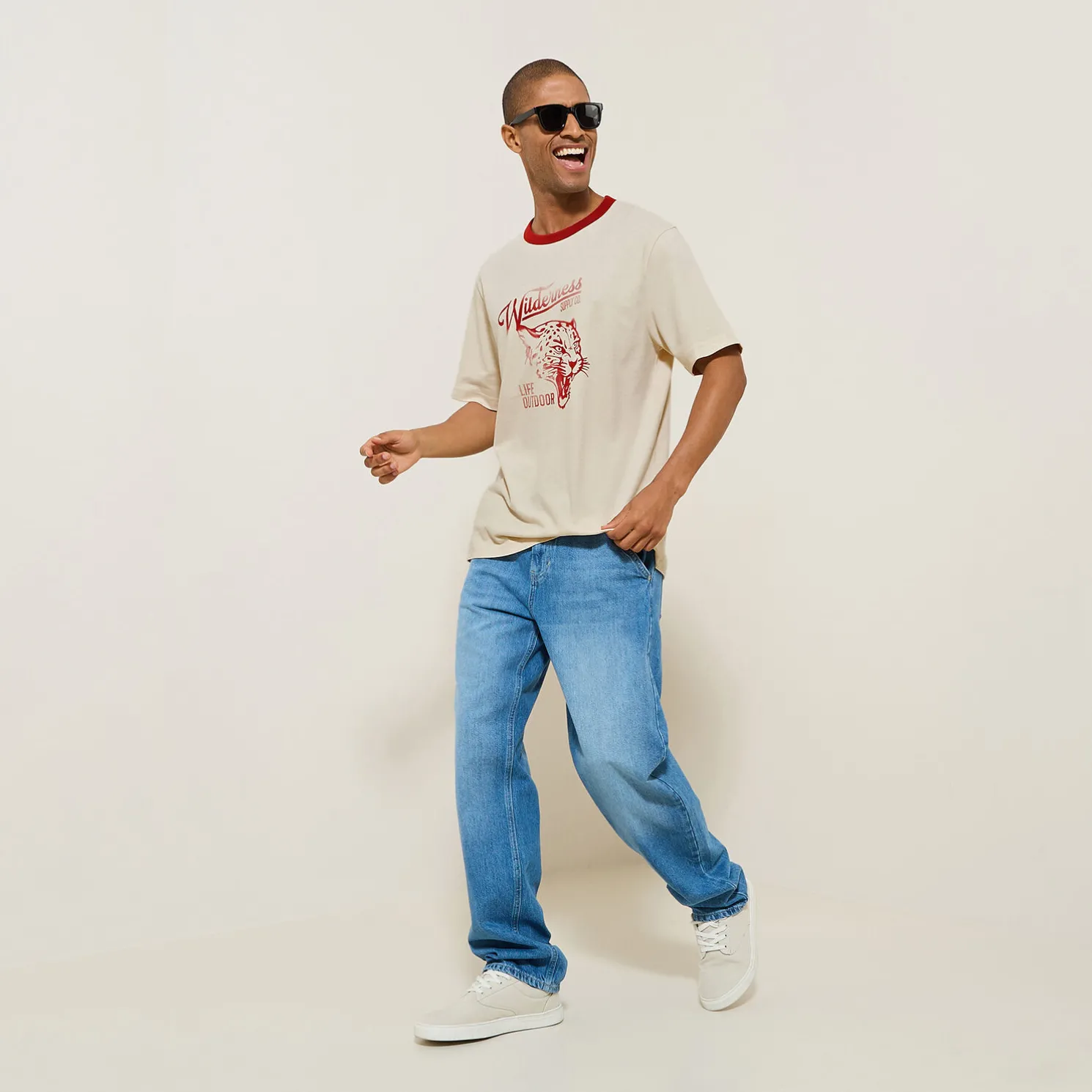 T-shirt met ronde hals, print en contrasterende ve