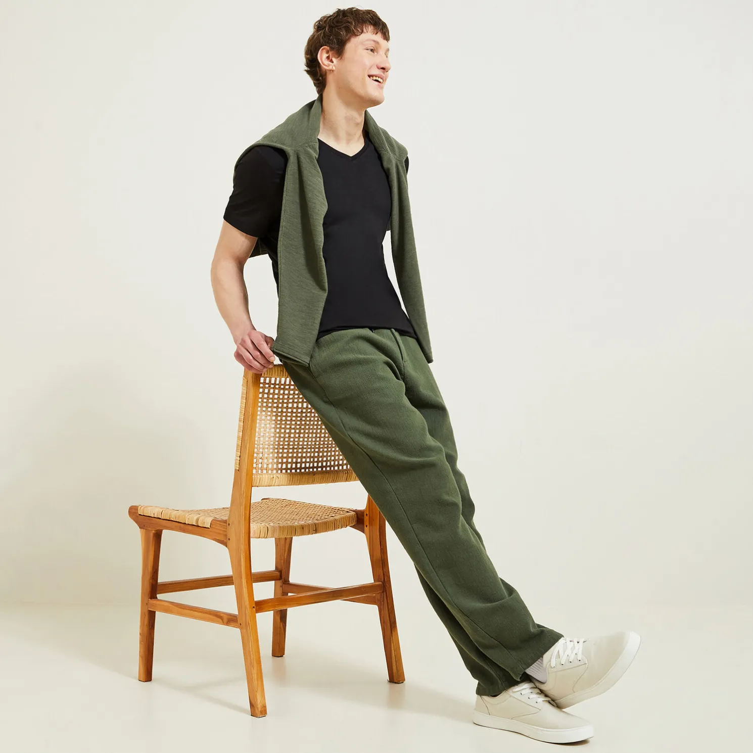 T-shirt met V-hals in katoen en elastaan