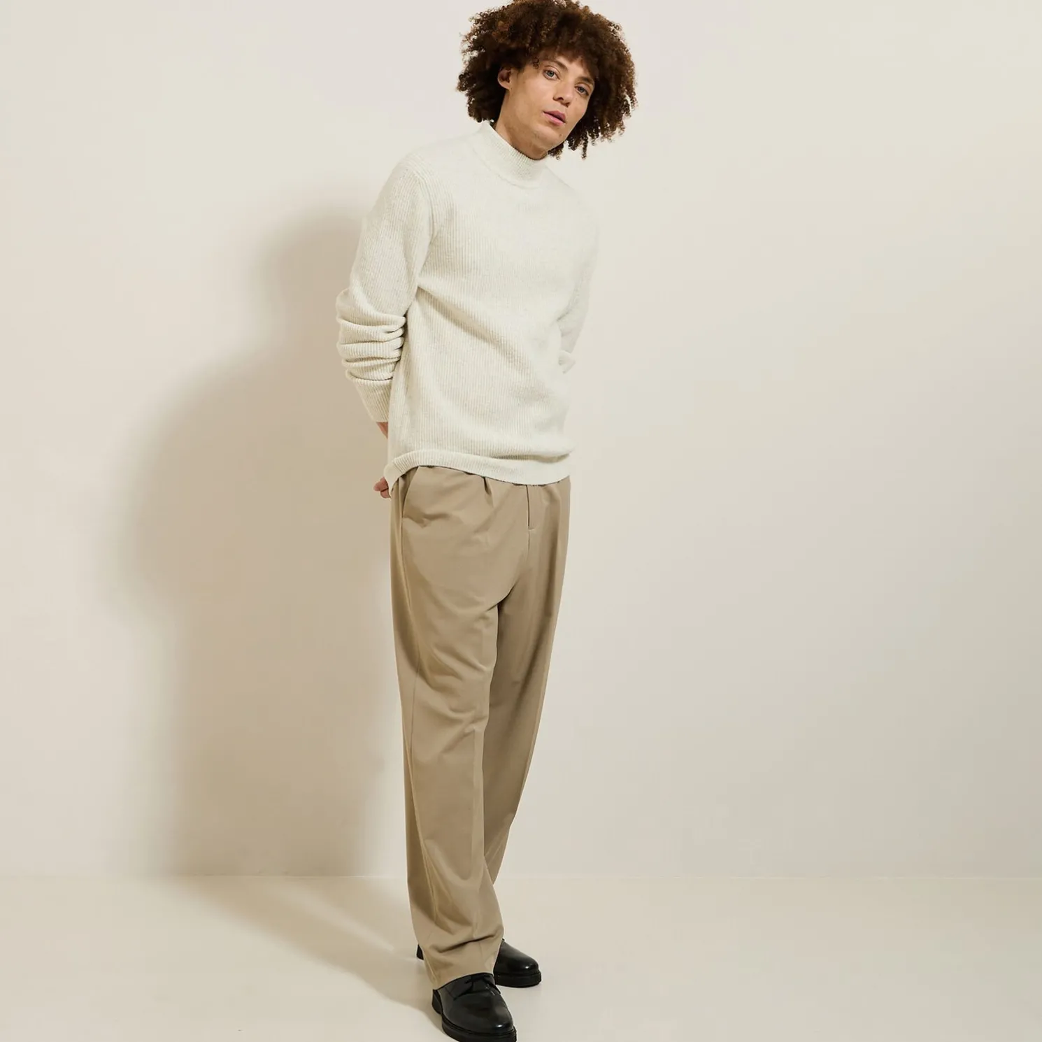 Zachte trui met schoorsteenkraag