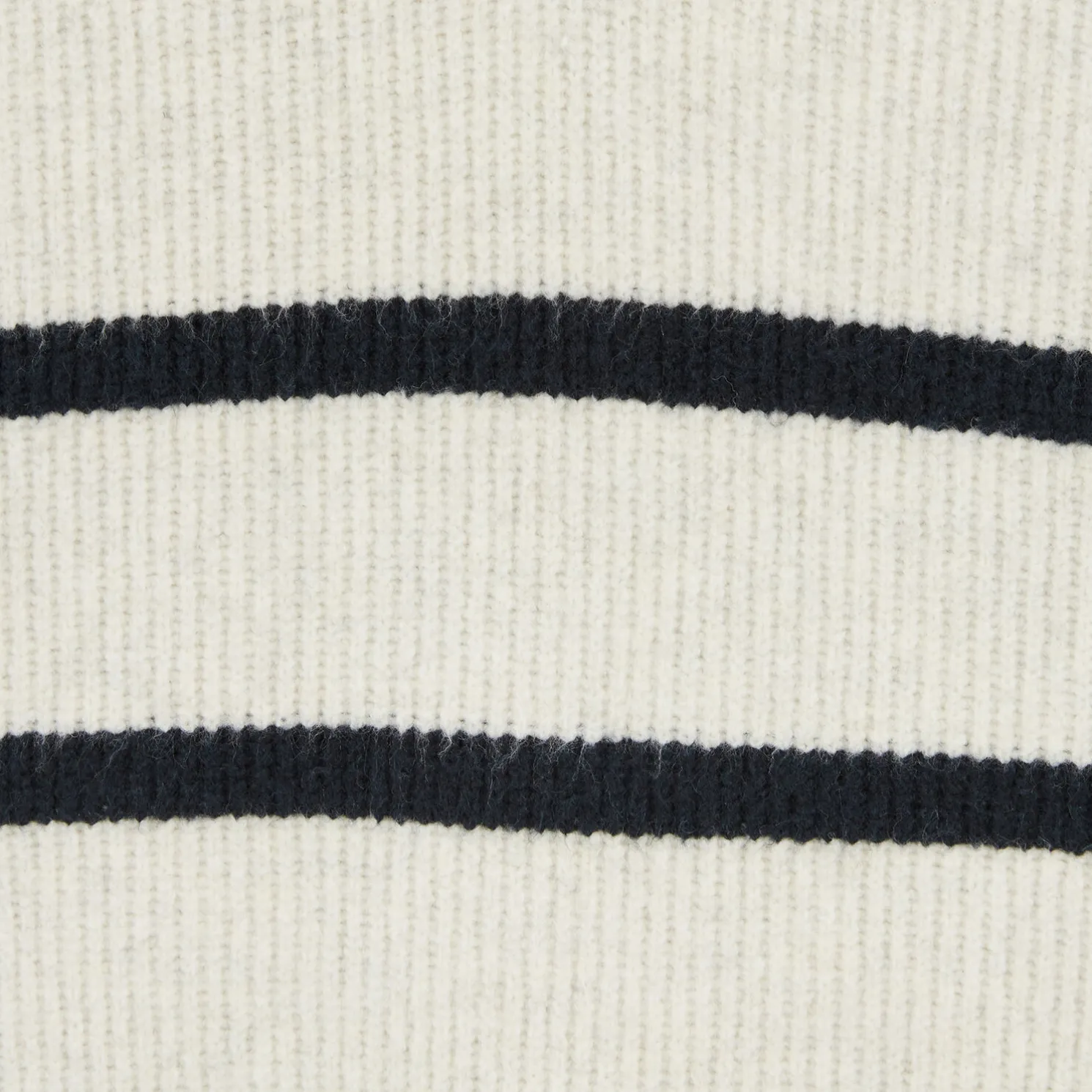 Zachte trui met truckerskraag